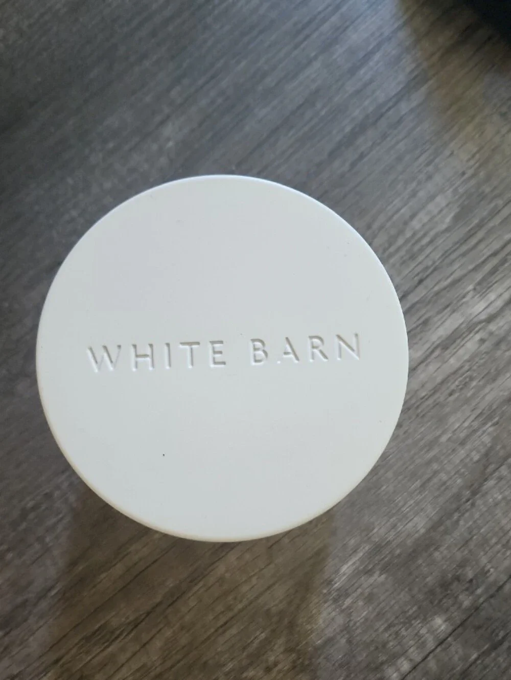 White Barn White Gardenia Candle NWT - Picture 4 of 4